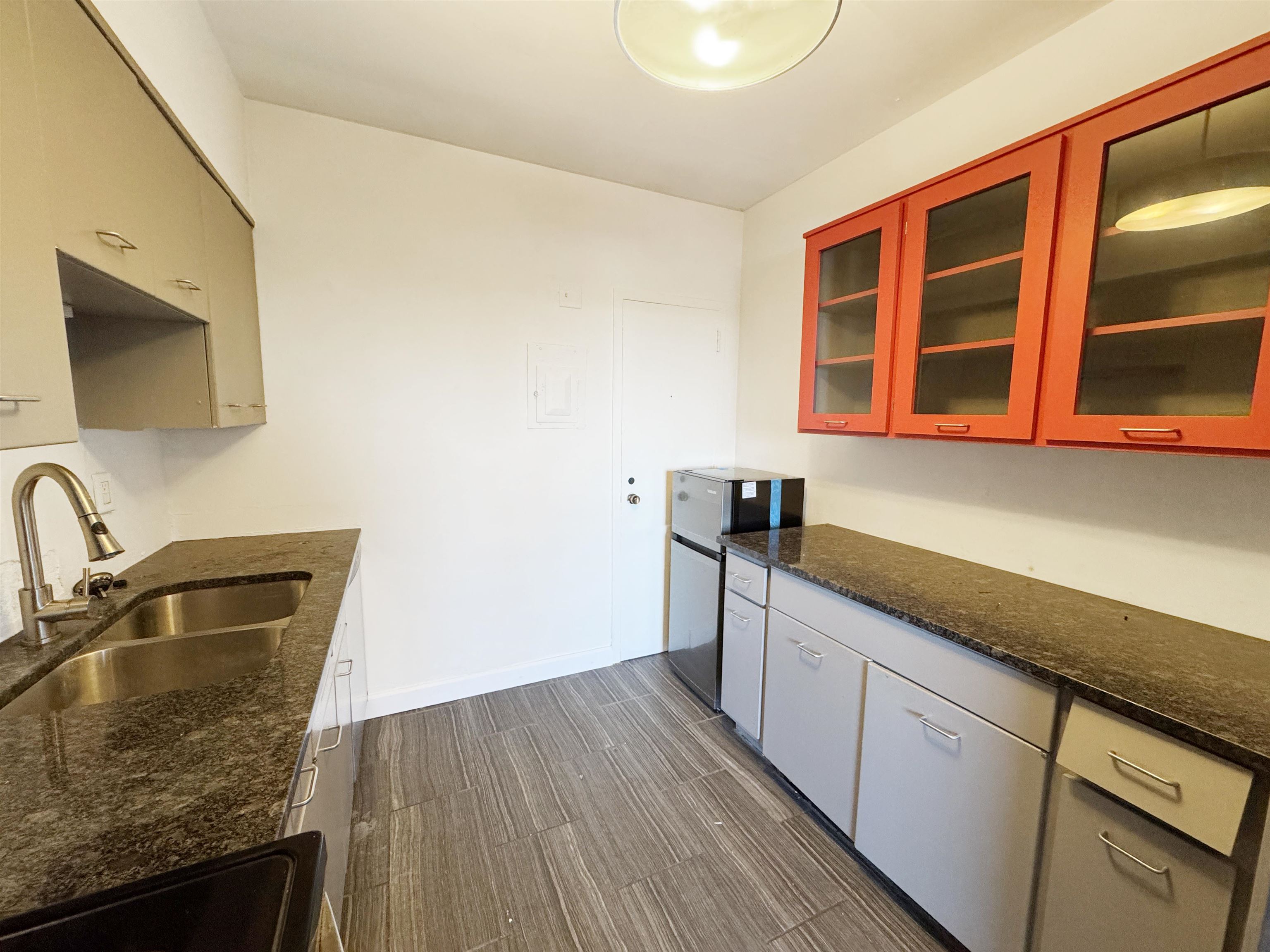 Memphis, Tennessee 38112, United States, 2 Bedrooms Bedrooms, ,2 BathroomsBathrooms,Residential,Active,245023