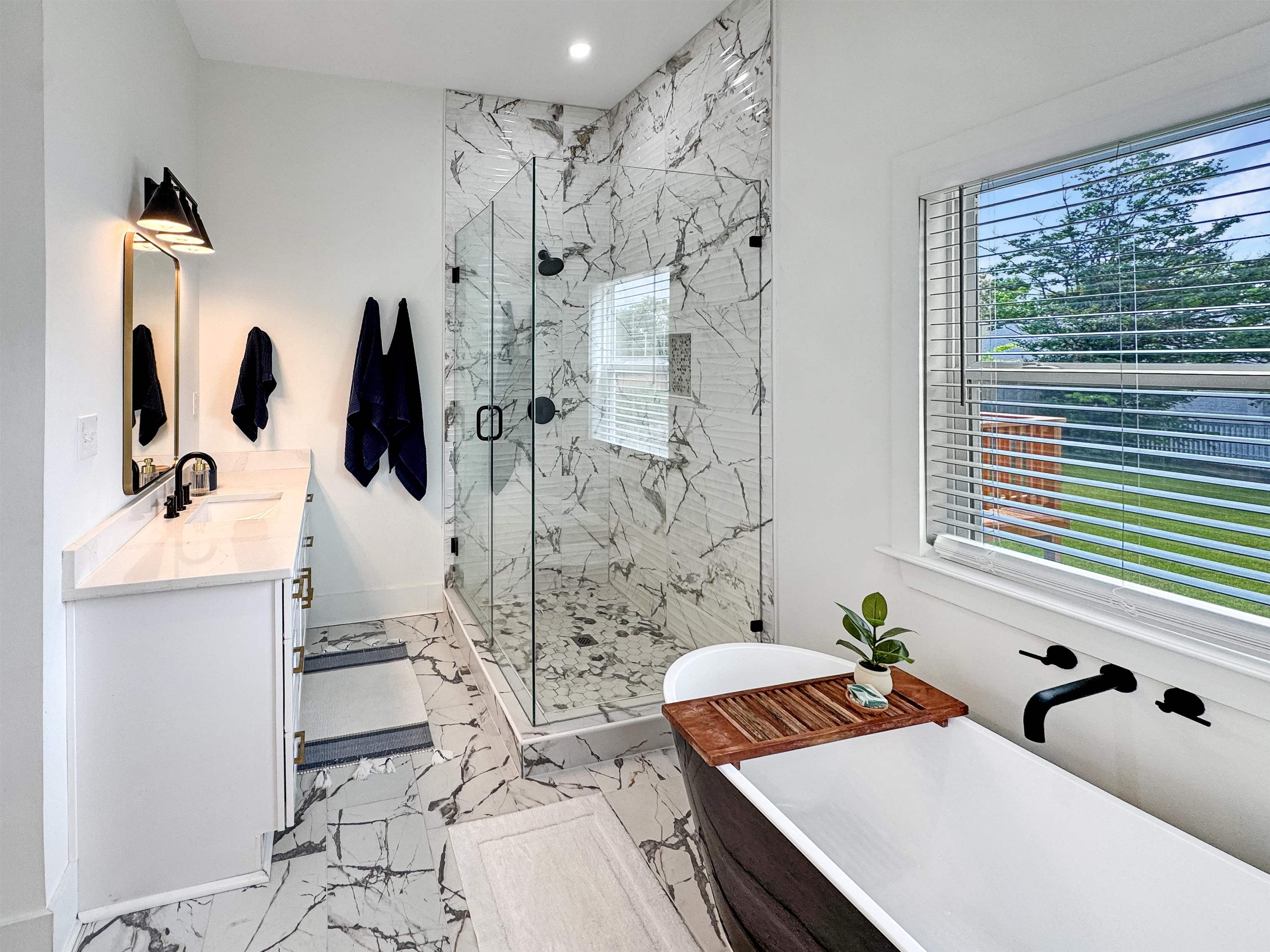 Memphis, Tennessee 38104, United States, 5 Bedrooms Bedrooms, ,3 BathroomsBathrooms,Residential,Active,122775