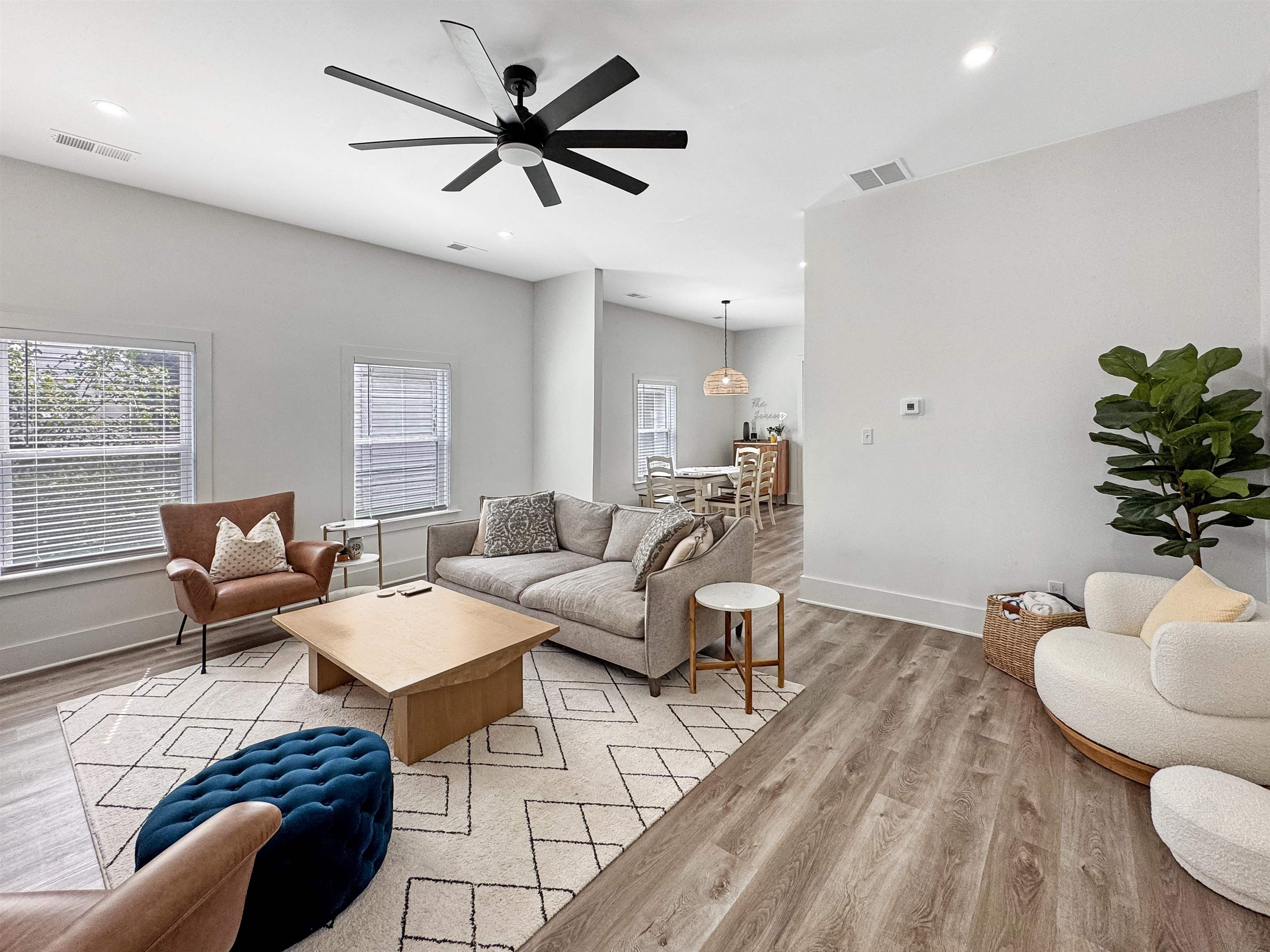 Memphis, Tennessee 38104, United States, 5 Bedrooms Bedrooms, ,3 BathroomsBathrooms,Residential,Active,122775