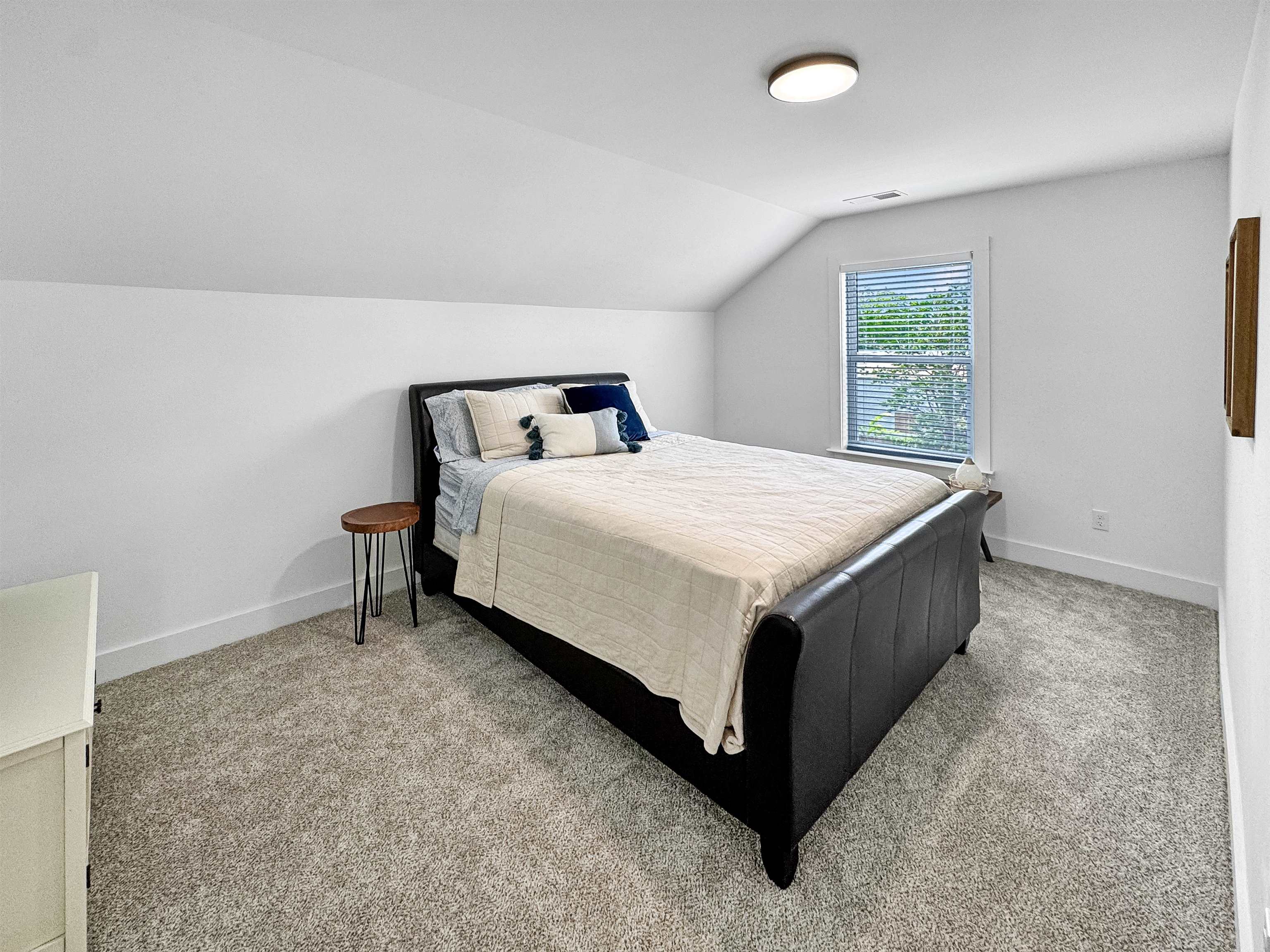 Memphis, Tennessee 38104, United States, 5 Bedrooms Bedrooms, ,3 BathroomsBathrooms,Residential,Active,122775