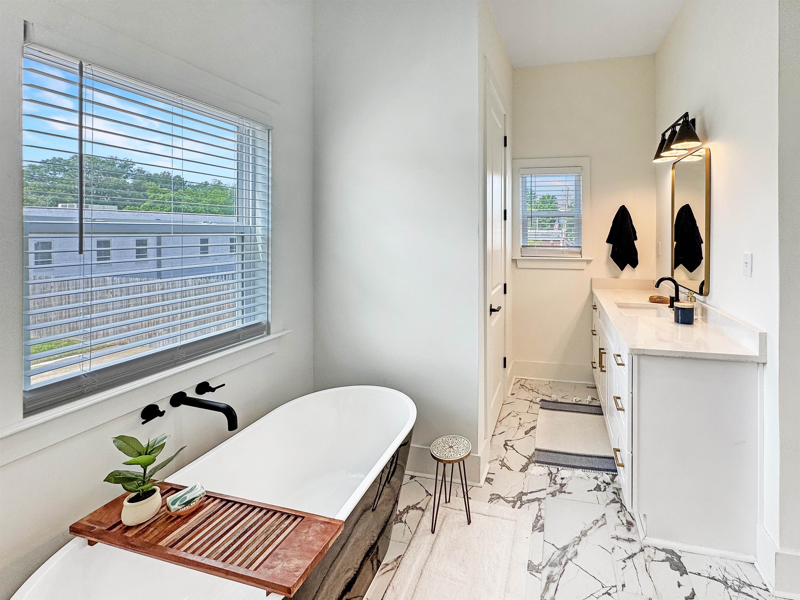 Memphis, Tennessee 38104, United States, 5 Bedrooms Bedrooms, ,3 BathroomsBathrooms,Residential,Active,122775