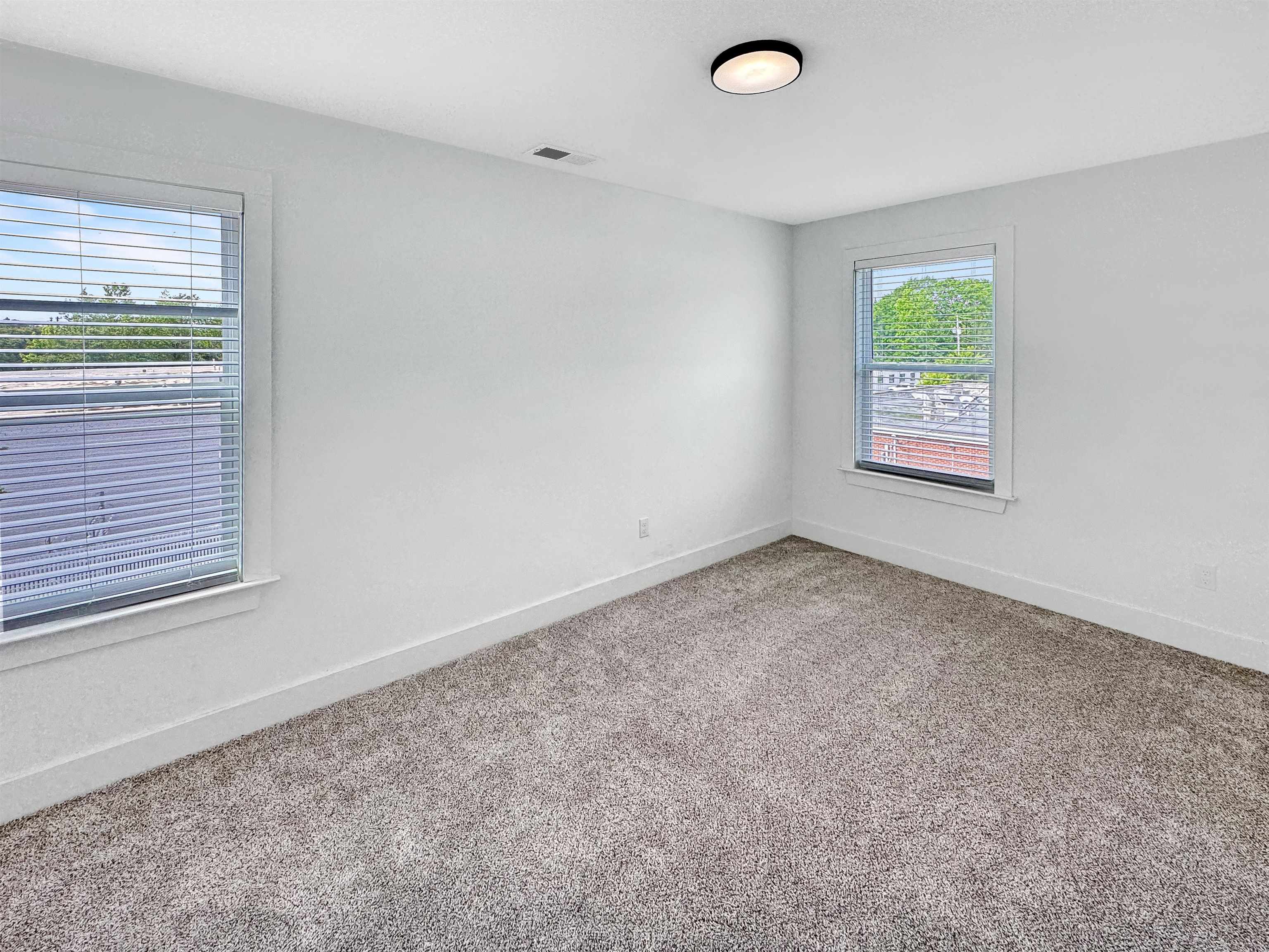 Memphis, Tennessee 38104, United States, 5 Bedrooms Bedrooms, ,3 BathroomsBathrooms,Residential,Active,122775