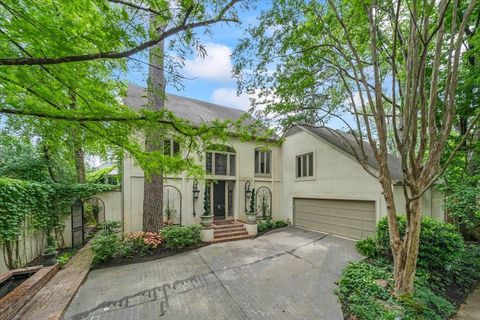 Photo of 4359 W CHERRY PLACE DR, Memphis, TN 38117 (MLS # 10197079)