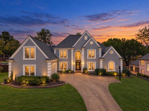 Photo of 8841 SOMERSET LN, Germantown, TN 38138 (MLS # 10230595)