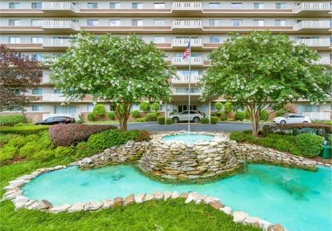 Photo of 1960 N PARKWAY AVE N 906 #906, Memphis, TN 38112 (MLS # 10216169)