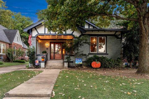 Photo of 1757 CARRUTHERS PL, Memphis, TN 38112 (MLS # 10206743)