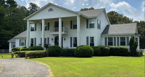 Photo of 645 BARHAM LN, Bolivar, TN 38008 (MLS # 10212622)