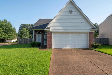 Photo of 10241 COTTAGE OAKS CV, Memphis, TN 38016 (MLS # 10226833)