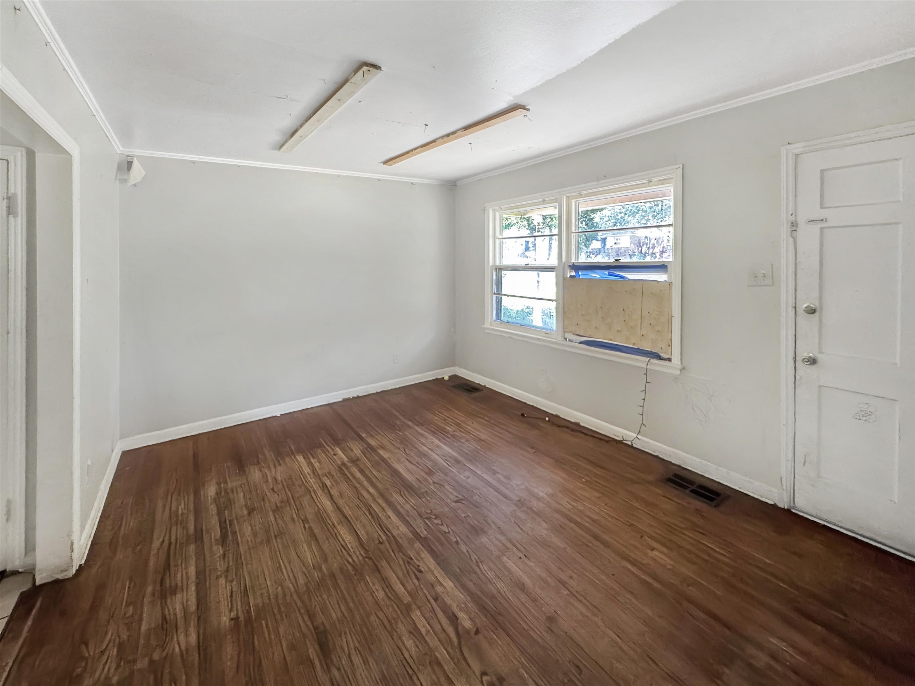 Memphis, Tennessee 38117, United States, 3 Bedrooms Bedrooms, ,1 BathroomBathrooms,Residential,Pending,212909