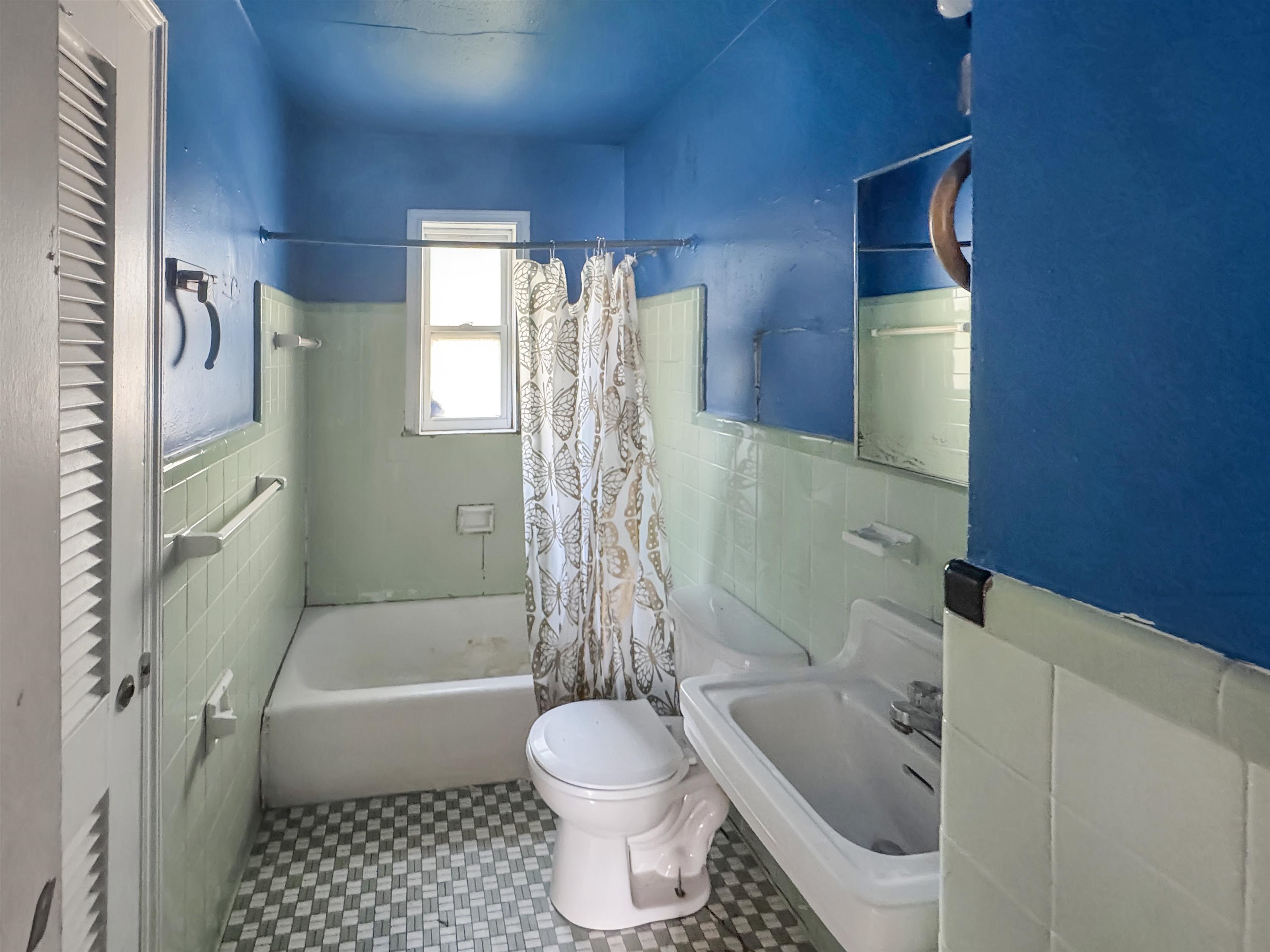 Memphis, Tennessee 38117, United States, 3 Bedrooms Bedrooms, ,1 BathroomBathrooms,Residential,Pending,212909