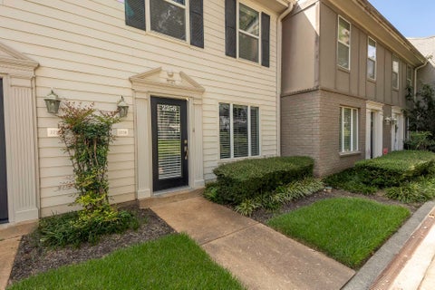 Photo of 2256 W GERMANTOWN SQ, Germantown, TN 38138 (MLS # 10229860)