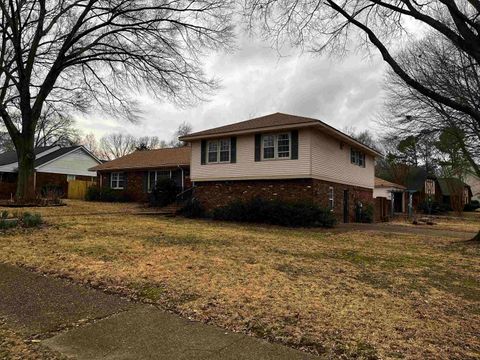 Photo of 1475 EASTRIDGE DR, Memphis, TN 38120 (MLS # 10214937)