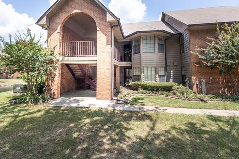 Townhouse in Memphis TN 6668 PONDSIDE CIR.jpg