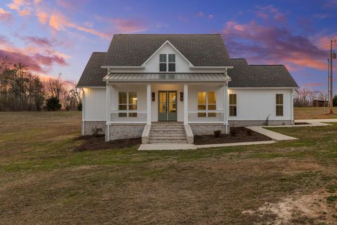 Photo of 69 COUNTY ROAD 157 RD, Corinth, MS 38834 (MLS # 10215499)