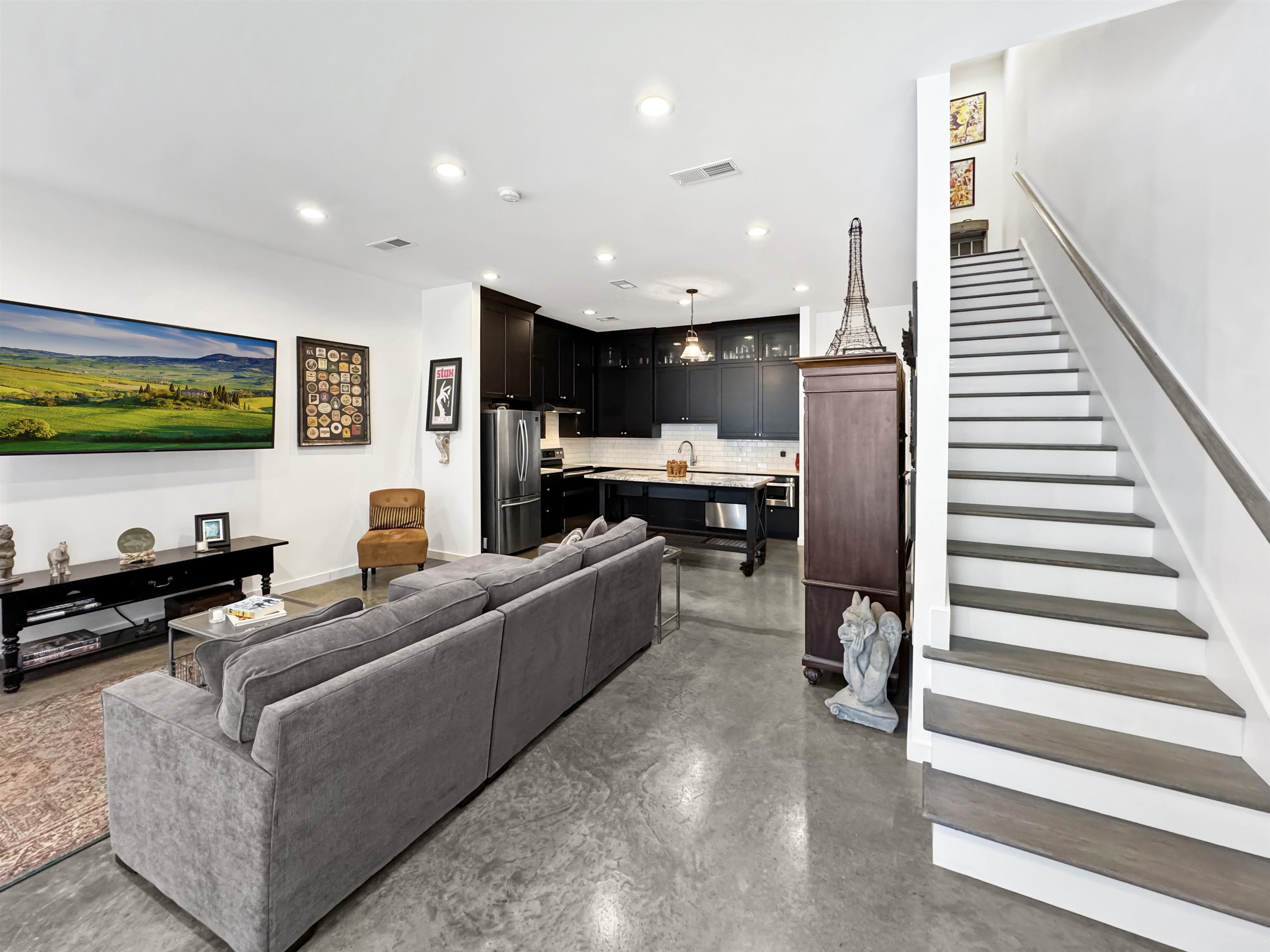 Memphis, Tennessee 38103, United States, 3 Bedrooms Bedrooms, ,2 BathroomsBathrooms,Residential,Active,227761