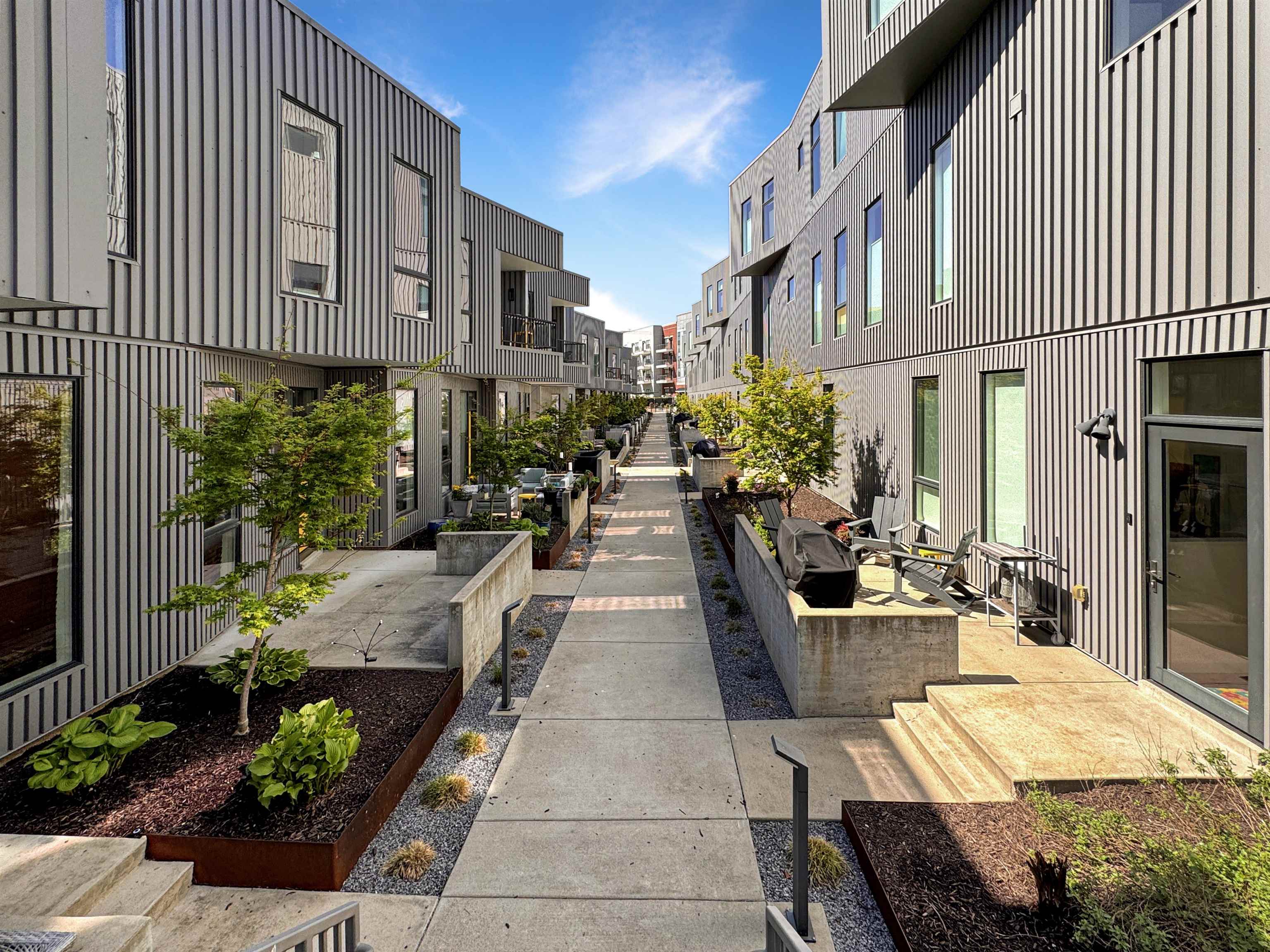 Memphis, Tennessee 38103, United States, 3 Bedrooms Bedrooms, ,2 BathroomsBathrooms,Residential,Active,227761