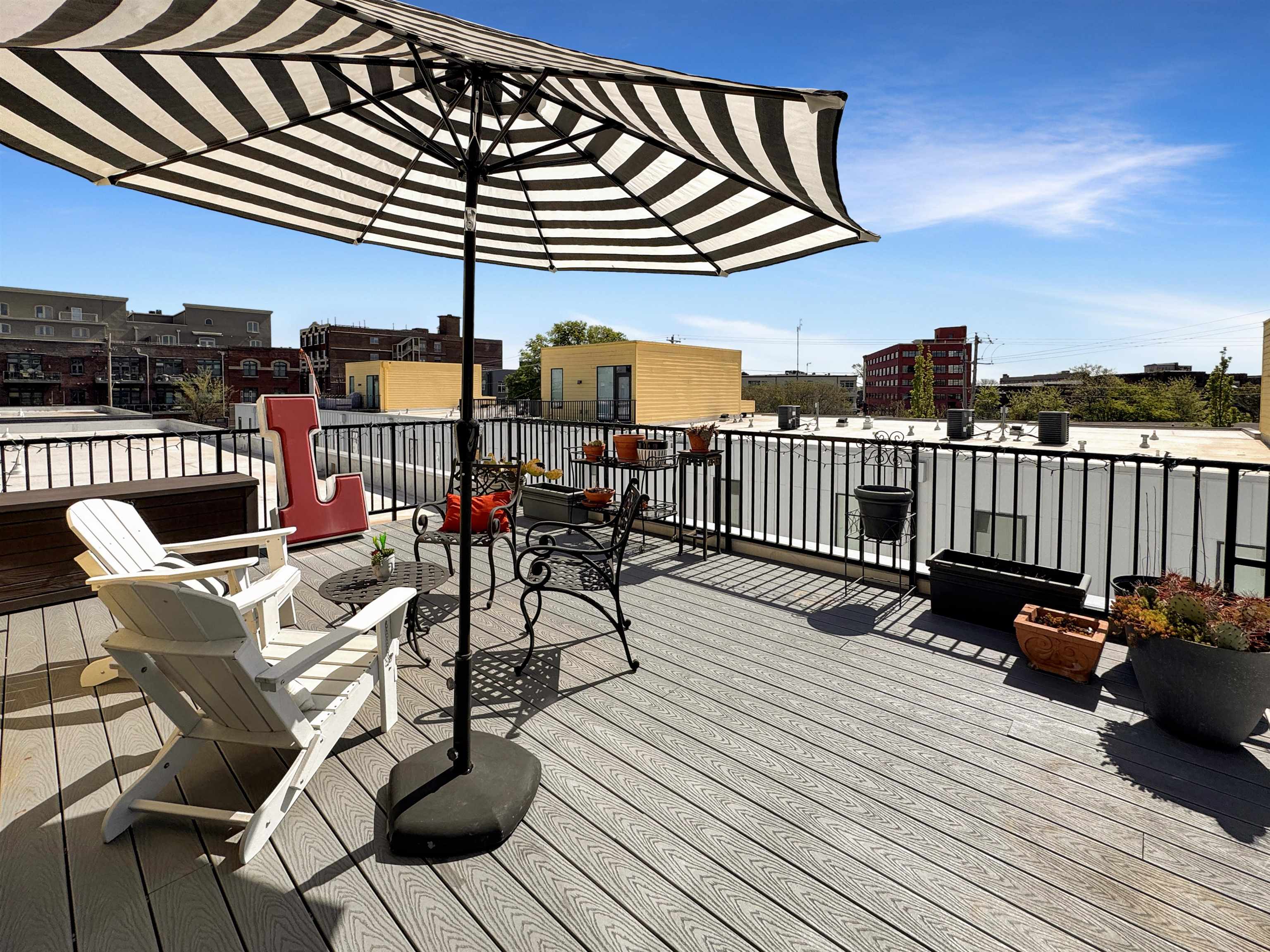 Memphis, Tennessee 38103, United States, 3 Bedrooms Bedrooms, ,2 BathroomsBathrooms,Residential,Active,227761