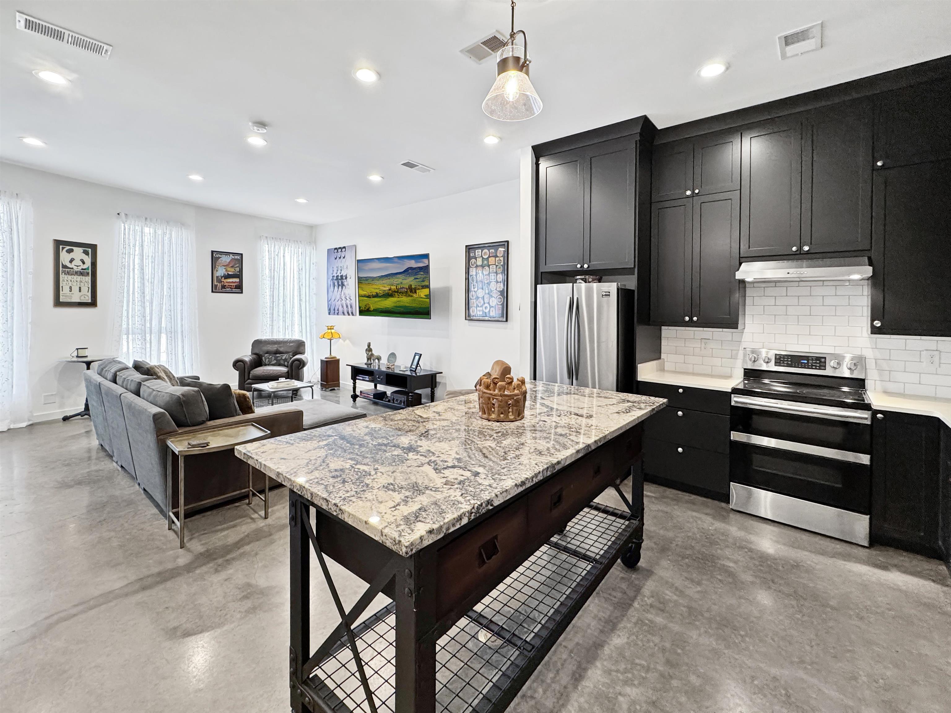 Memphis, Tennessee 38103, United States, 3 Bedrooms Bedrooms, ,2 BathroomsBathrooms,Residential,Active,227761