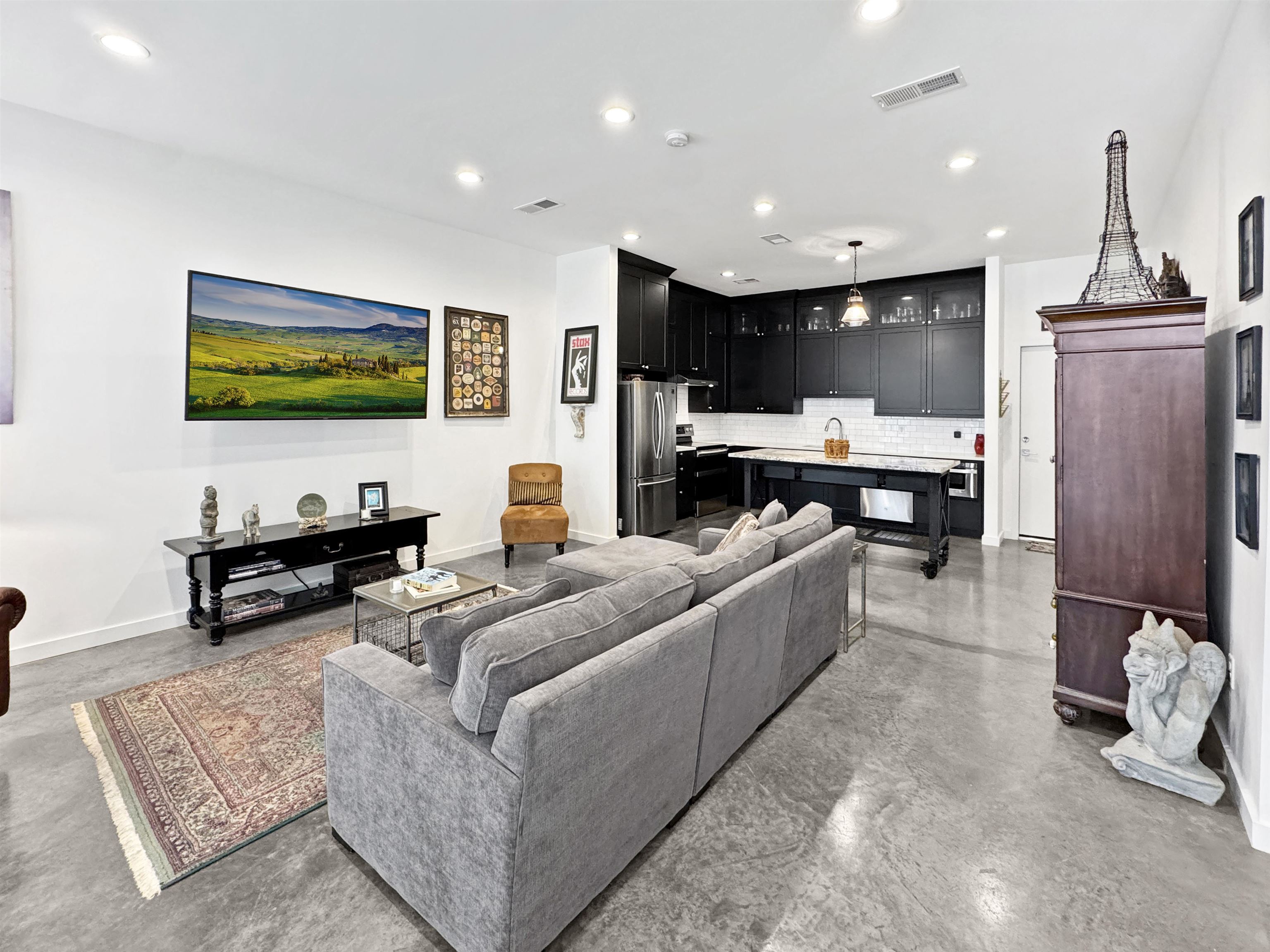 Memphis, Tennessee 38103, United States, 3 Bedrooms Bedrooms, ,2 BathroomsBathrooms,Residential,Active,227761