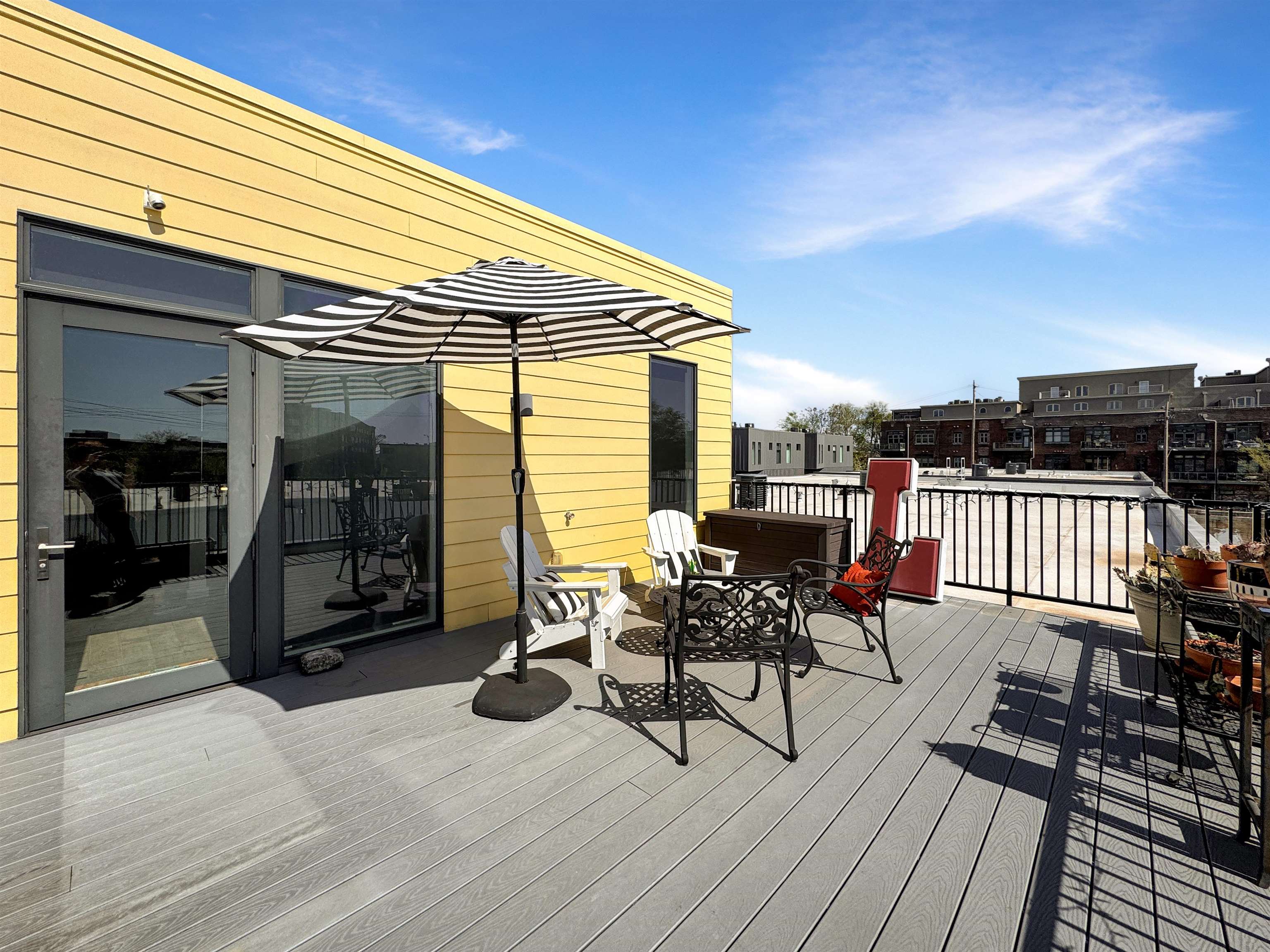 Memphis, Tennessee 38103, United States, 3 Bedrooms Bedrooms, ,2 BathroomsBathrooms,Residential,Active,227761