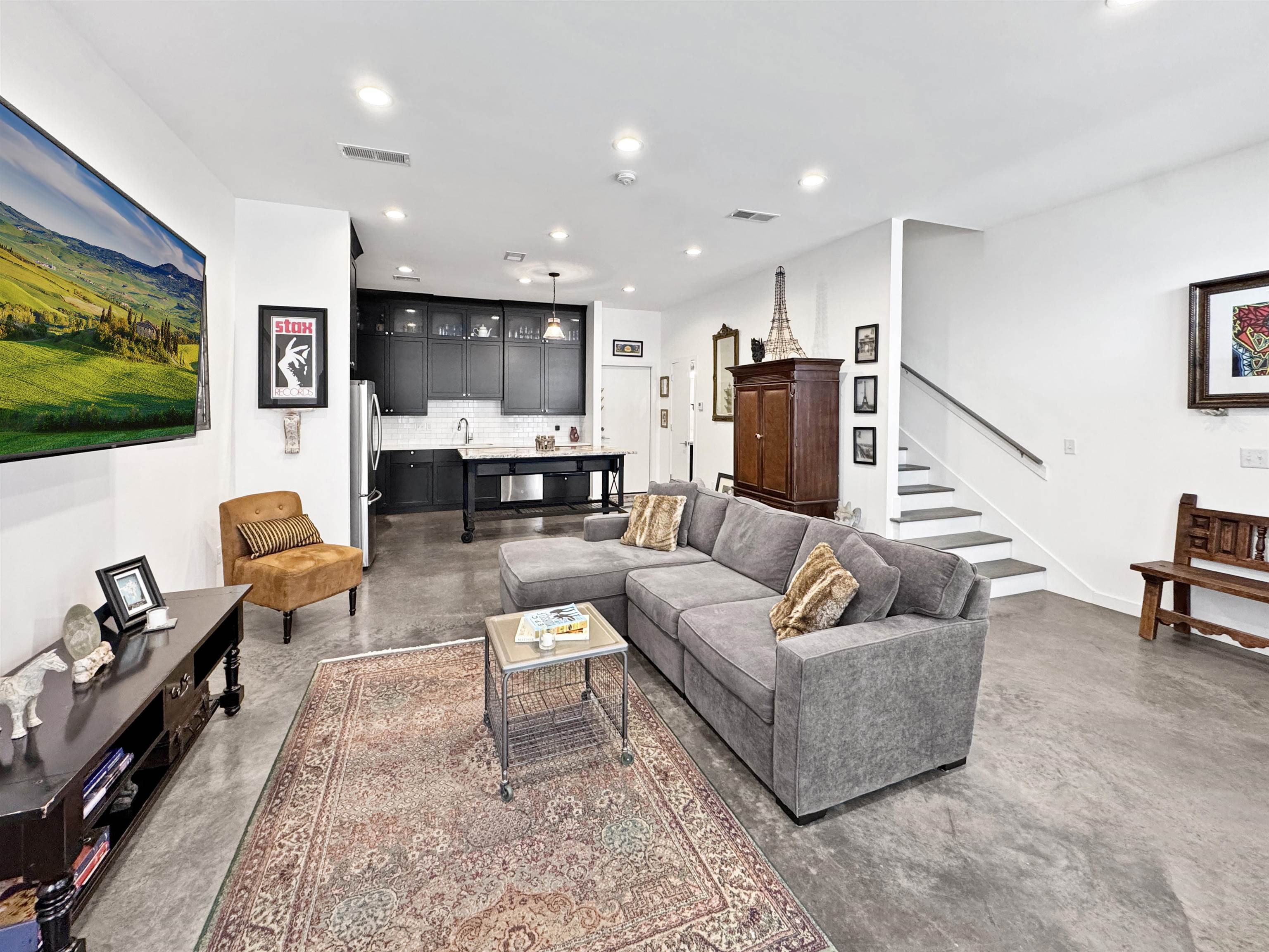 Memphis, Tennessee 38103, United States, 3 Bedrooms Bedrooms, ,2 BathroomsBathrooms,Residential,Active,227761