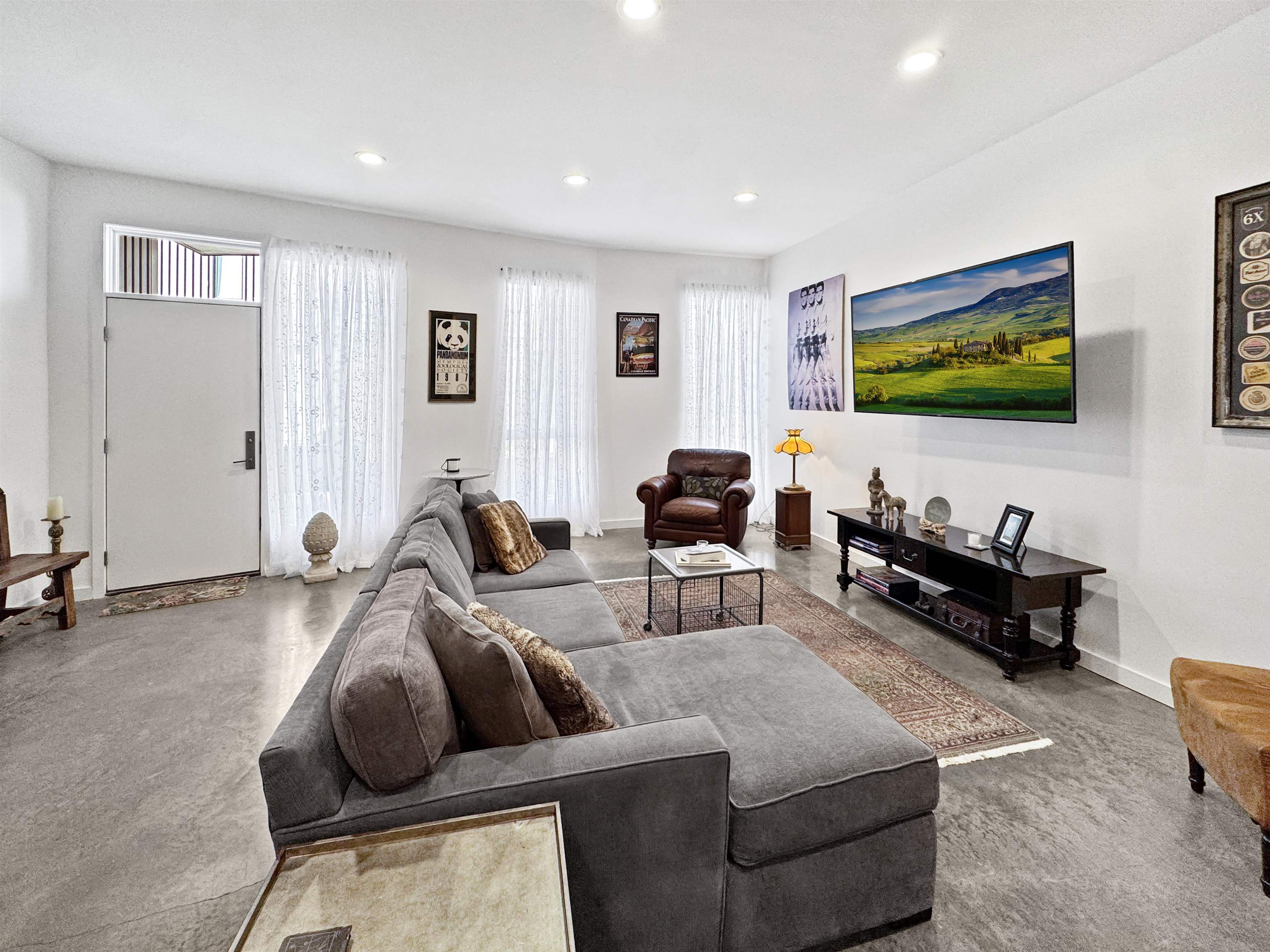 Memphis, Tennessee 38103, United States, 3 Bedrooms Bedrooms, ,2 BathroomsBathrooms,Residential,Active,227761