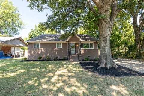 Photo of 5492 MESQUITE RD, Memphis, TN 38120 (MLS # 10230107)