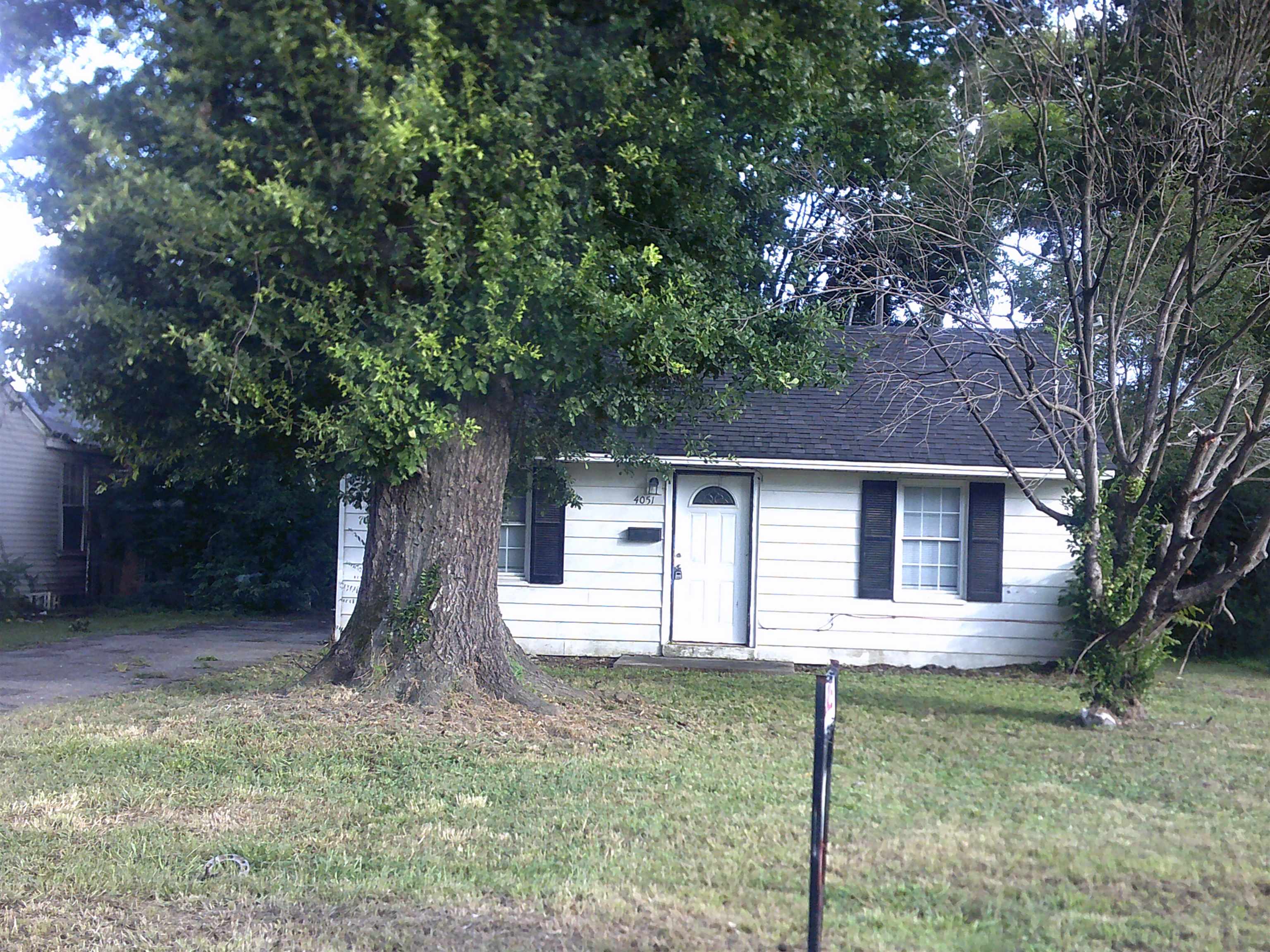 Photo 1 of 14 — 4051 CHELSEA AVE, Memphis, TN 38108