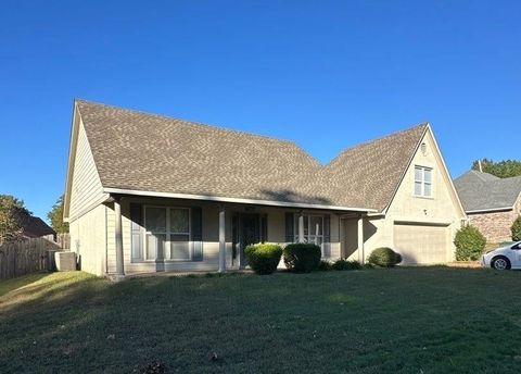 Photo of 9420 GROVE RD, Cordova, TN 38016 (MLS # 10218111)