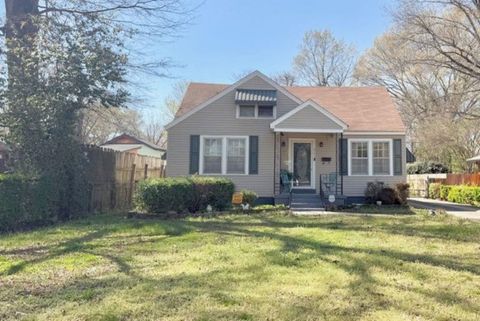 Photo of 829 N PERKINS AVE N, Memphis, TN 38122 (MLS # 10217892)
