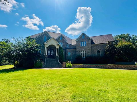 Photo of 211 MARY JENE CV, Selmer, TN 38375 (MLS # 10208669)