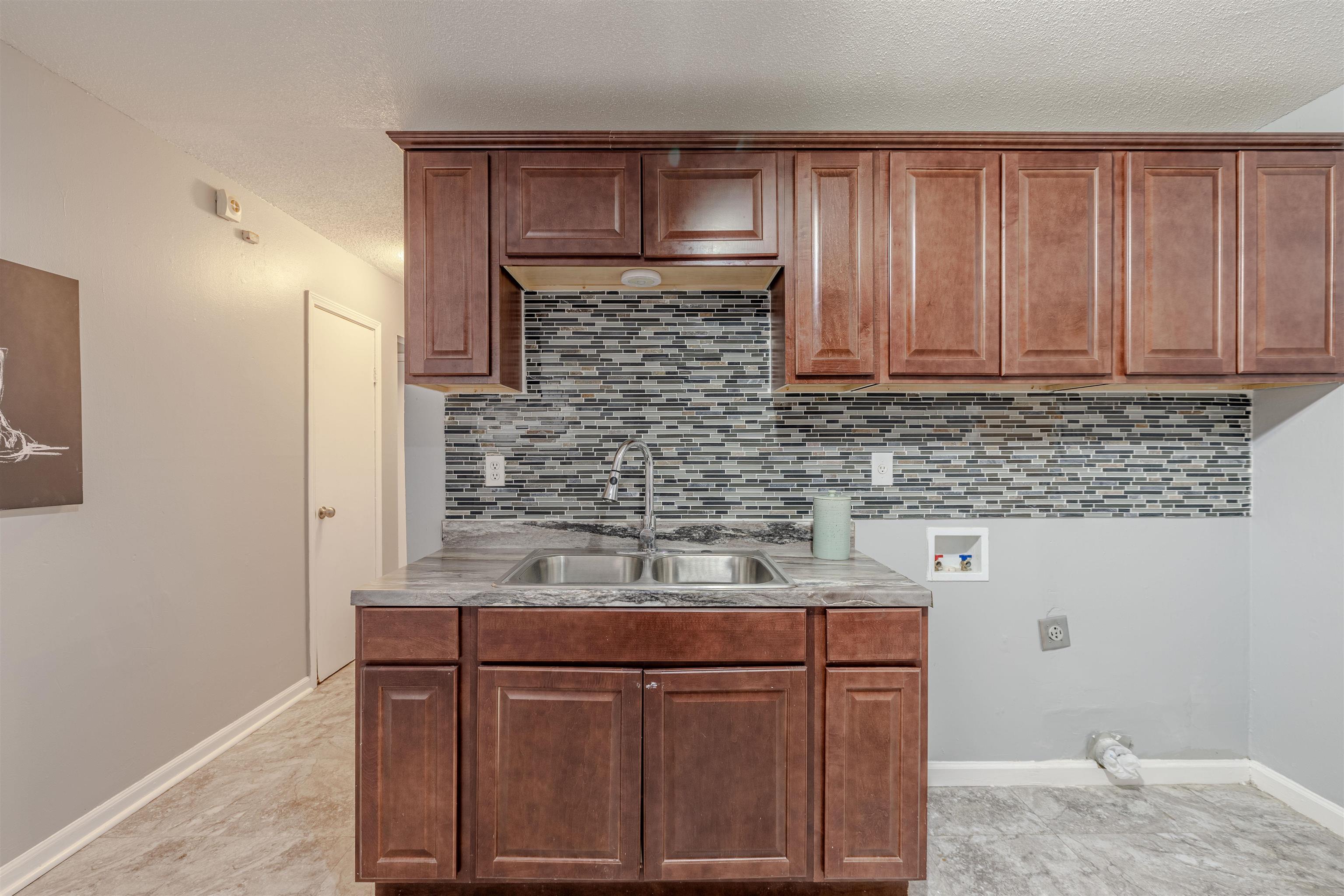 Memphis, Tennessee 38109, United States, 4 Bedrooms Bedrooms, ,2 BathroomsBathrooms,Residential,Active,7958