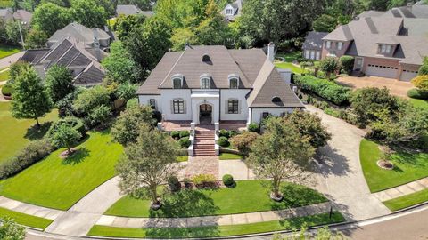 Photo of 2390 LENNOX DR, Germantown, TN 38138 (MLS # 10206792)