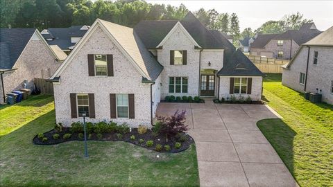 Photo of 5127 LAWRENCEBURG LN E, Lakeland, TN 38002 (MLS # 10220351)