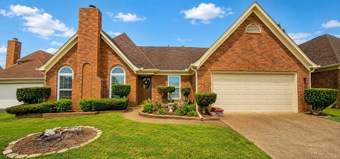 Photo of 6785 CASTLEGATE CV, Memphis, TN 38141 (MLS # 10223431)