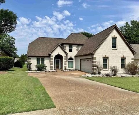 Photo of 1221 CORDOVA CLUB DR, Cordova, TN 38018 (MLS # 10222621)