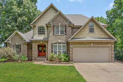Photo of 104 SPRINGBROOK DR, Jackson, TN 38305 (MLS # 10225513)