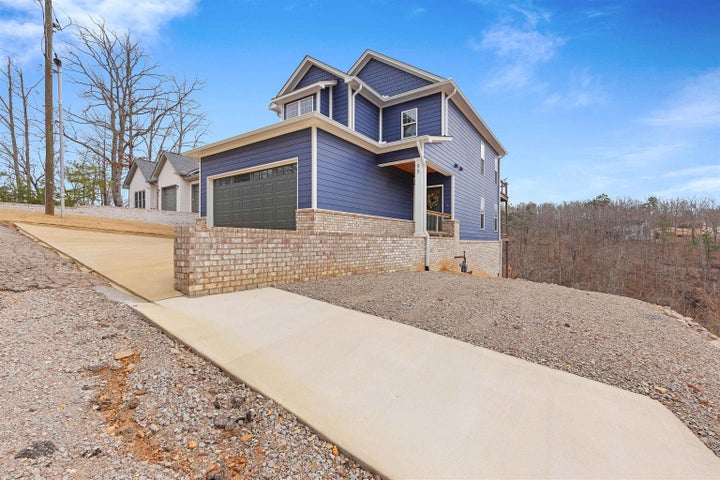 Photo 1 of 33 — 95 BREEZE PT, Savannah, TN 38372