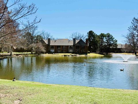 Photo of 6670 PONDSIDE CIR 2 #2, Memphis, TN 38119 (MLS # 10216650)