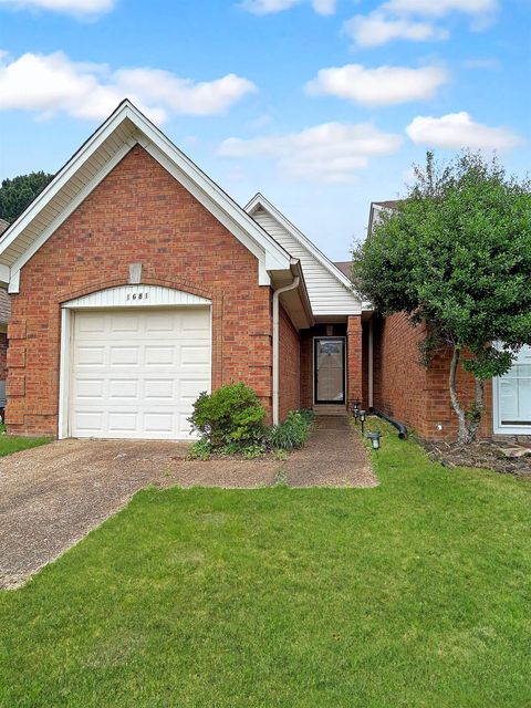 Photo of 1681 OAKEN BUCKET DR, Memphis, TN 38016 (MLS # 10222746)