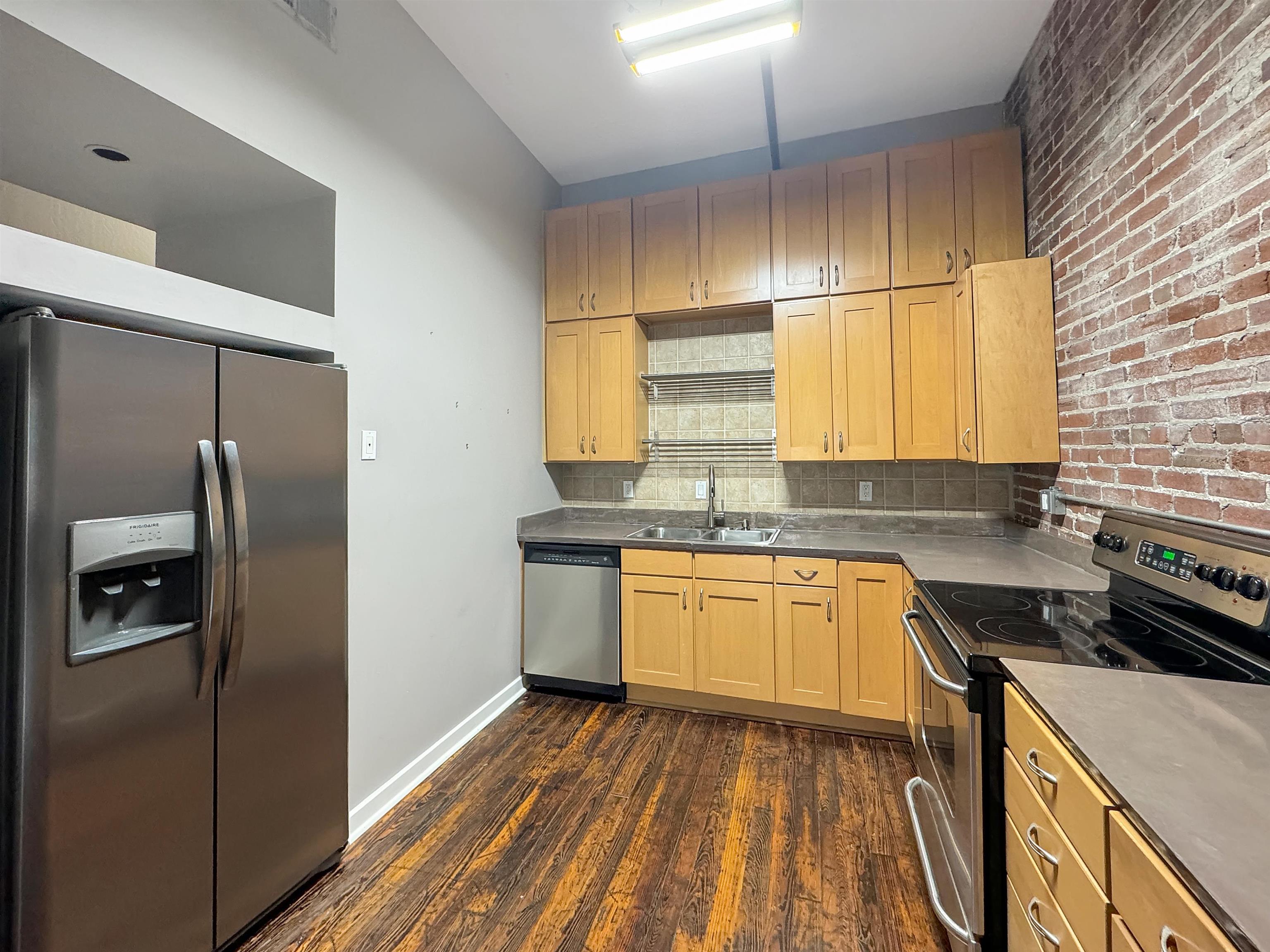 Memphis, Tennessee 38103, United States, 1 Bedroom Bedrooms, ,1 BathroomBathrooms,Residential,Active,2332