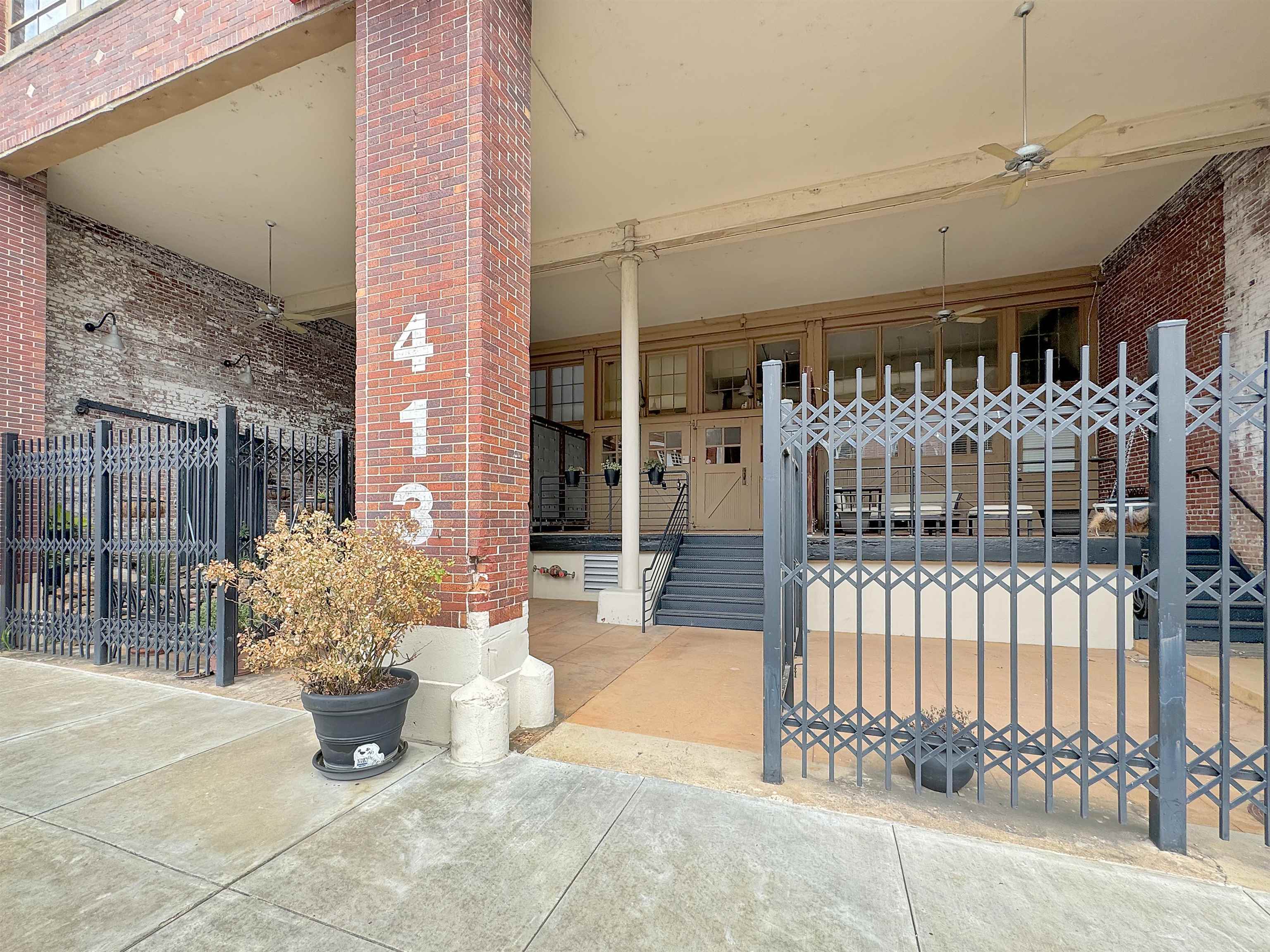 Memphis, Tennessee 38103, United States, 1 Bedroom Bedrooms, ,1 BathroomBathrooms,Residential,Active,2332