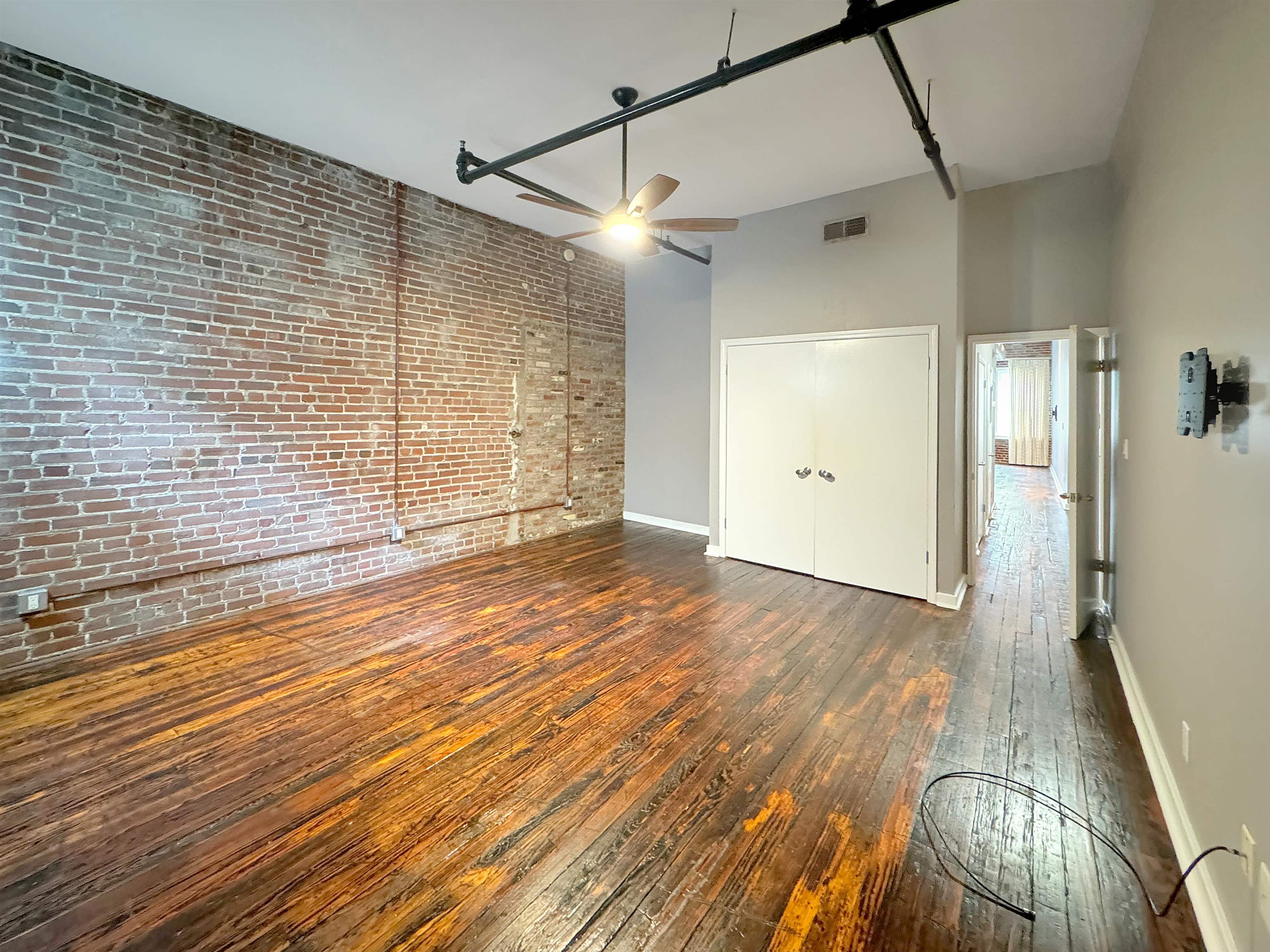 Memphis, Tennessee 38103, United States, 1 Bedroom Bedrooms, ,1 BathroomBathrooms,Residential,Active,2332