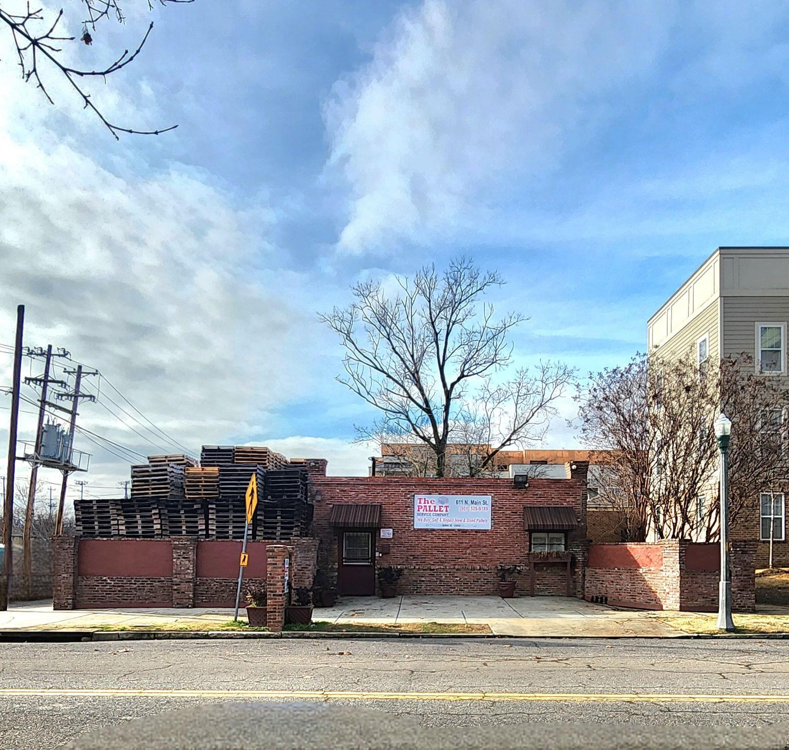 611 N MAIN ST