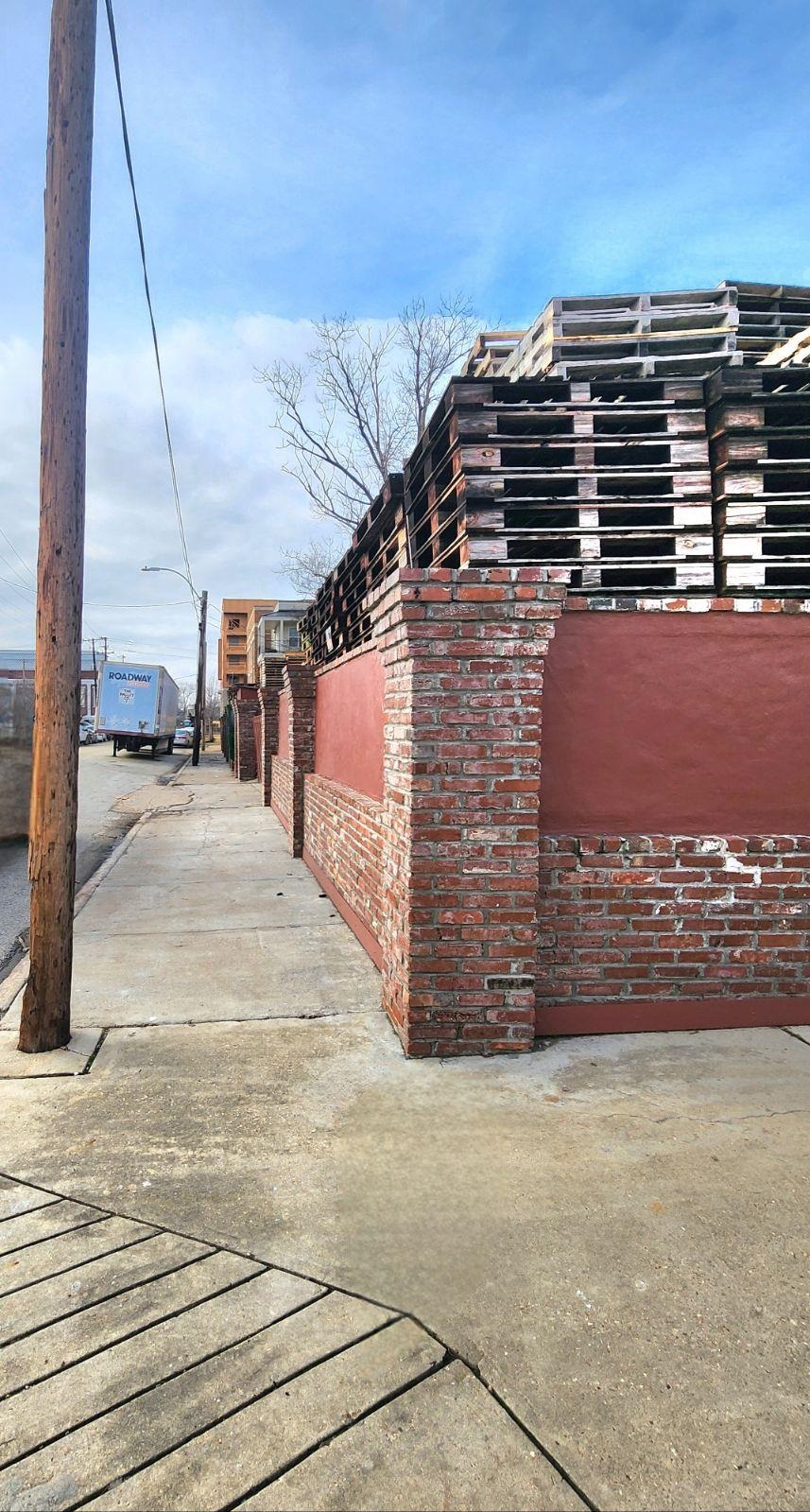 611 N MAIN ST