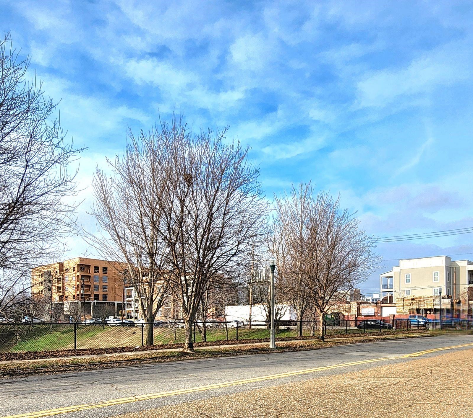 611 N MAIN ST