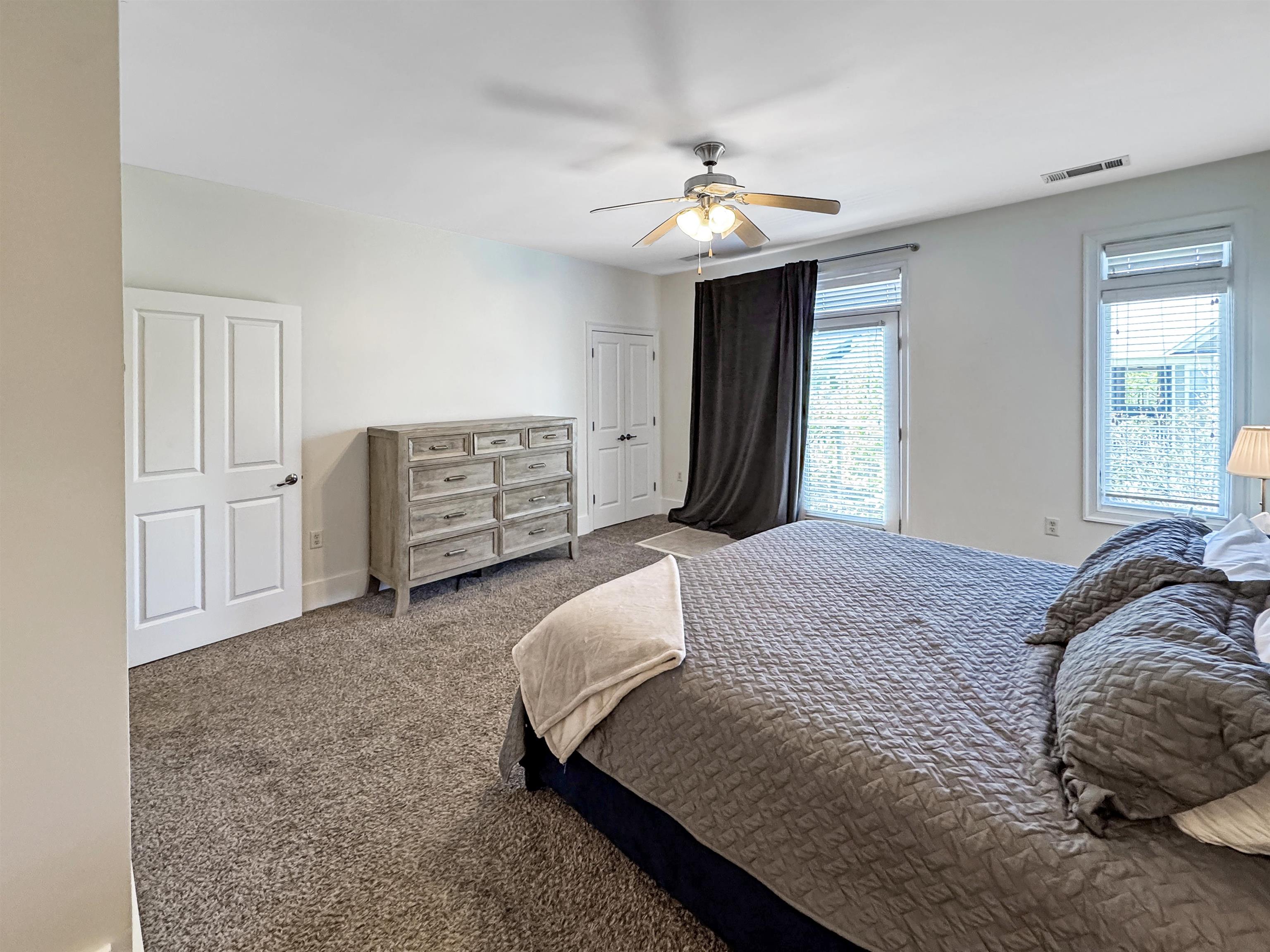 Memphis, Tennessee 38103, United States, 2 Bedrooms Bedrooms, ,3 BathroomsBathrooms,Residential,Pending,105210