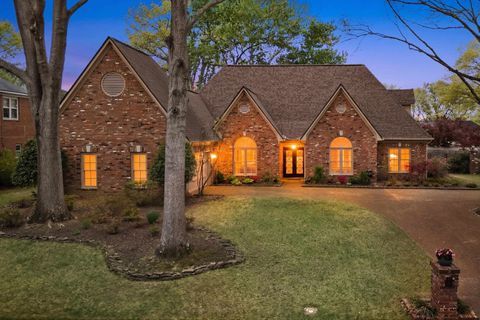 Photo of 2801 E LEVEE OAKS DR, Collierville, TN 38017 (MLS # 10218732)
