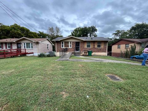 Photo of 2701 COMBS DR, Nashville, TN 37207 (MLS # 10207753)