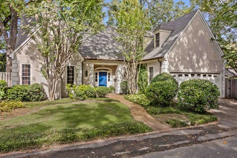 Photo of 1630 E CLANLO DR, Memphis, TN 38104 (MLS # 10208090)